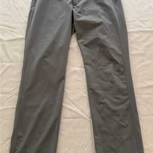 Under Armour Men's Gray Pants